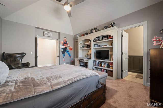 10144 Winding Ridge Road, Ladue, MO 63124