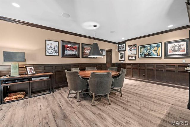 10144 Winding Ridge Road, Ladue, MO 63124
