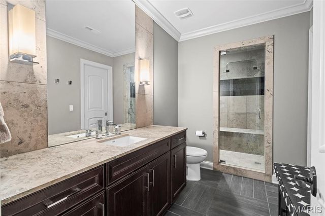 10144 Winding Ridge Road, Ladue, MO 63124