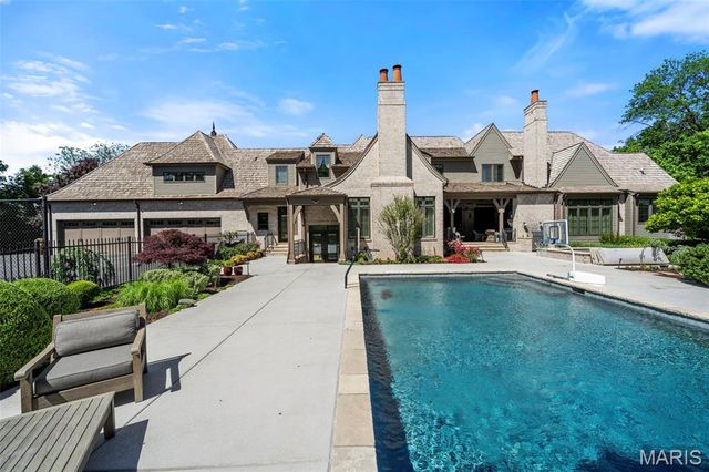 10144 Winding Ridge Road, Ladue, MO 63124