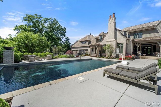 10144 Winding Ridge Road, Ladue, MO 63124