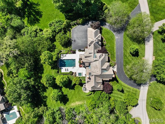 10144 Winding Ridge Road, Ladue, MO 63124