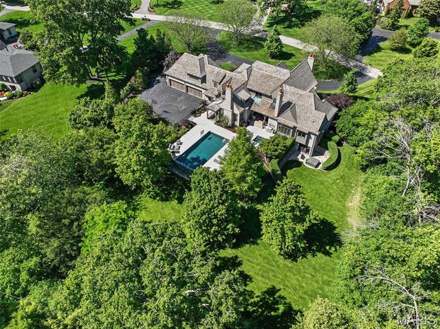 10144 Winding Ridge Road, Ladue, MO 63124