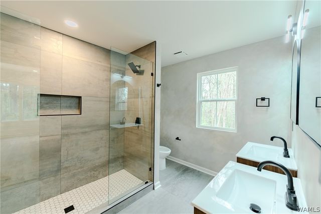 5426 Summerfield E, Tuscaloosa, AL 35404