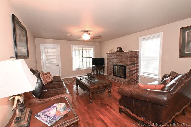 104001 S 4480 Road, Vian, OK 74962