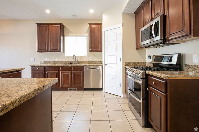 1203 E ROMA DR, Fruit Heights, UT 84037