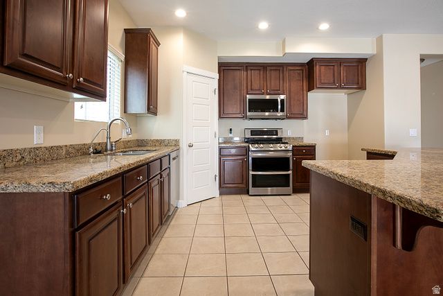 1203 E ROMA DR, Fruit Heights, UT 84037