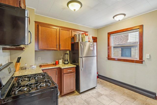 1634 S 80th STREET, West Allis, WI 53214
