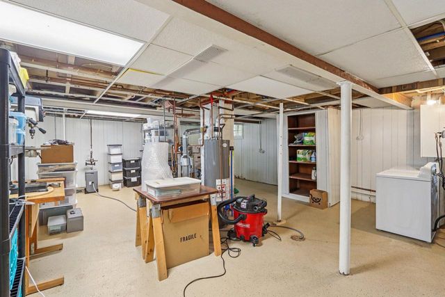 1634 S 80th STREET, West Allis, WI 53214