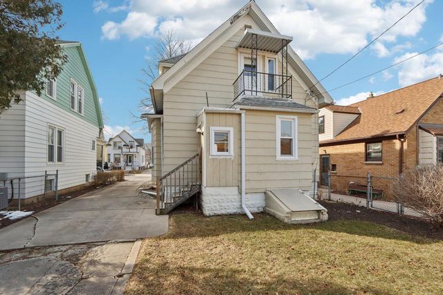 1634 S 80th STREET, West Allis, WI 53214