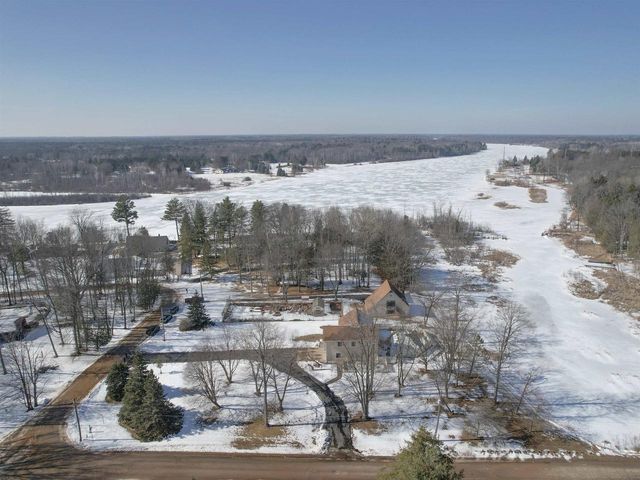 N570 W FAIRLAND CIRCLE, Menominee, MI 49858