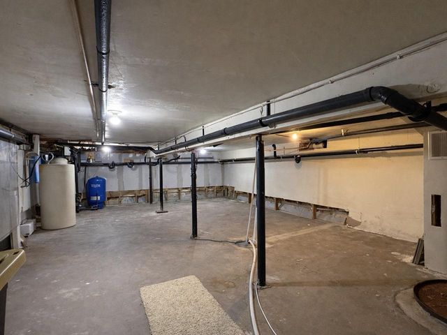 N570 W FAIRLAND CIRCLE, Menominee, MI 49858