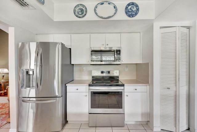 11605 SW 100th Ter, Miami, FL 33176