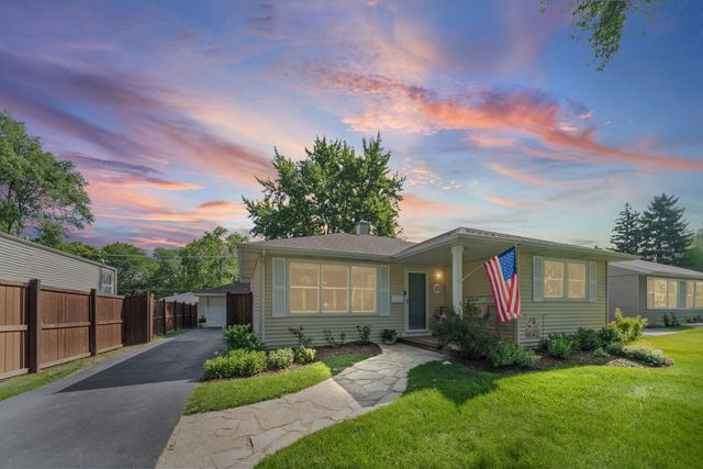 3102 Swallow Lane, Rolling Meadows, IL 60008