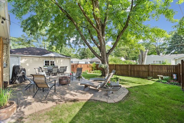 3102 Swallow Lane, Rolling Meadows, IL 60008