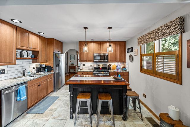 3102 Swallow Lane, Rolling Meadows, IL 60008