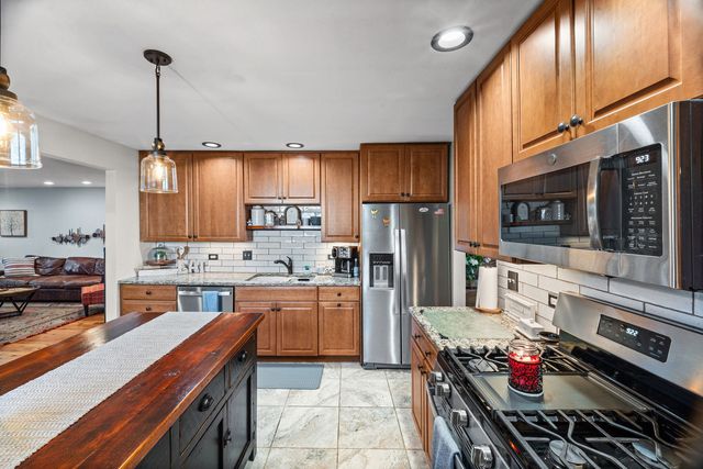 3102 Swallow Lane, Rolling Meadows, IL 60008