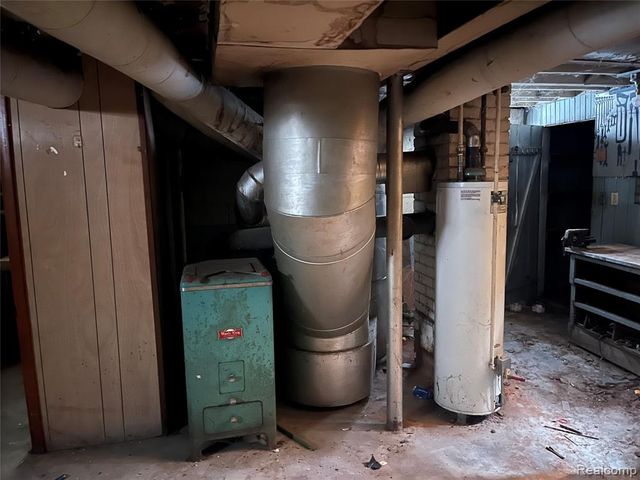 19826 Lyndon Street, Detroit, MI 48223