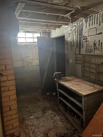 19826 Lyndon Street, Detroit, MI 48223