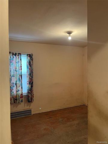 19826 Lyndon Street, Detroit, MI 48223