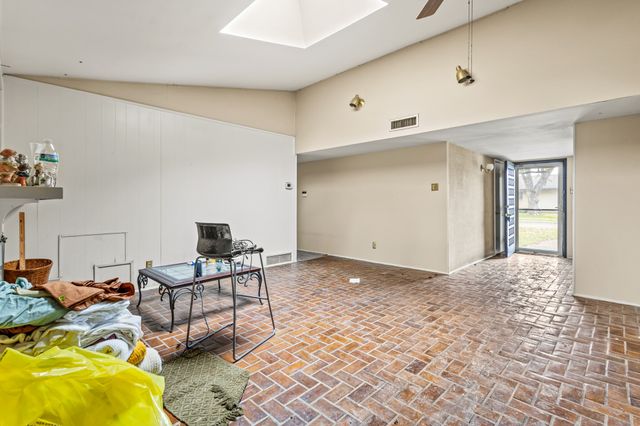 3045 Lockmoor Lane, Dallas, TX 75220