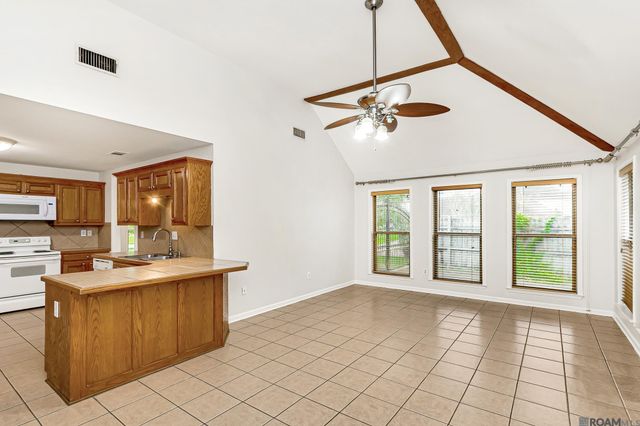 37030 Cobblestone Ave, Geismar, LA 70734