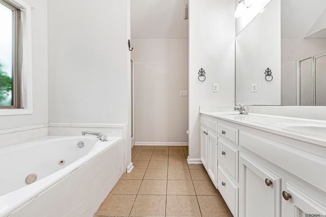37030 Cobblestone Ave, Geismar, LA 70734