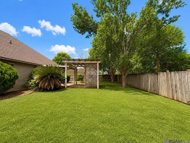 37030 Cobblestone Ave, Geismar, LA 70734