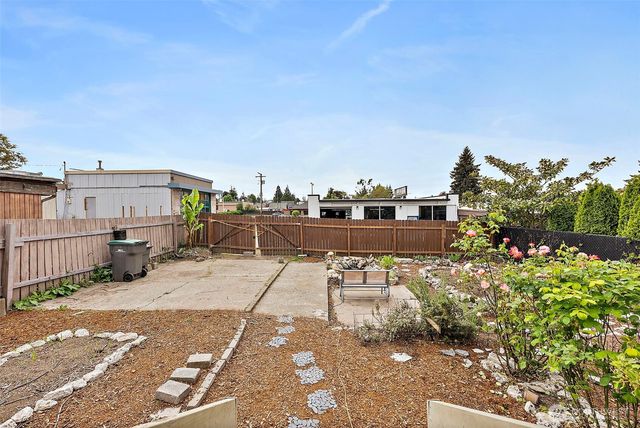 2123 7th Street, Bremerton, WA 98312