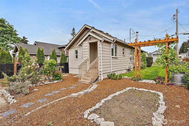 2123 7th Street, Bremerton, WA 98312