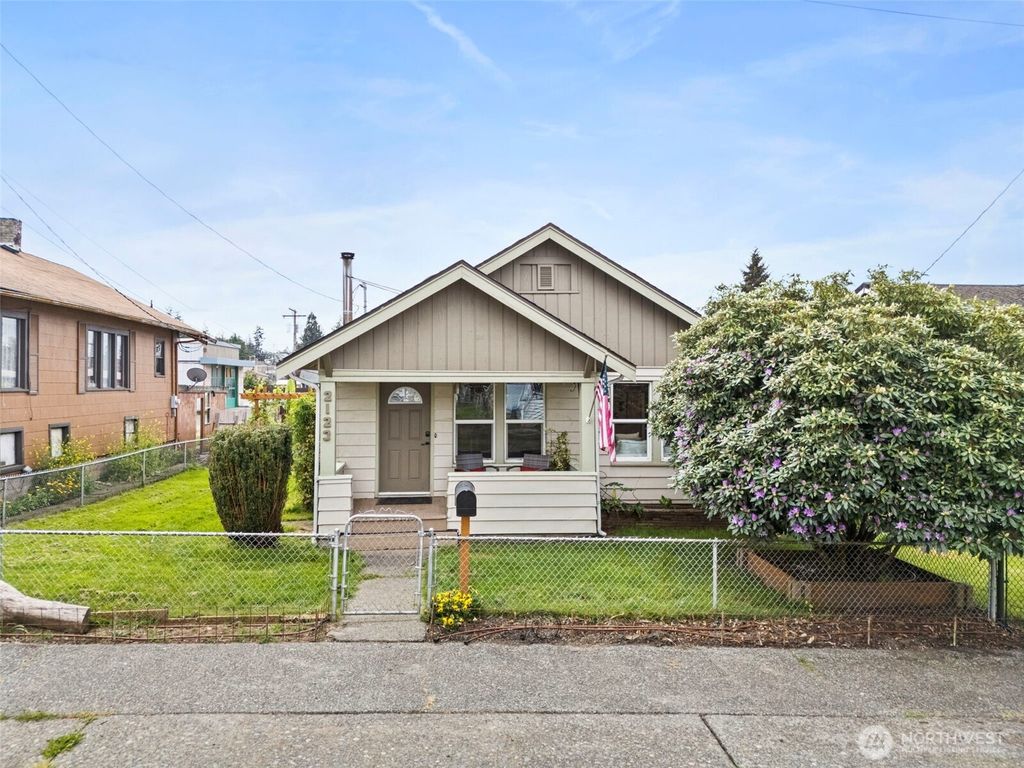 2123 7th Street, Bremerton, WA 98312