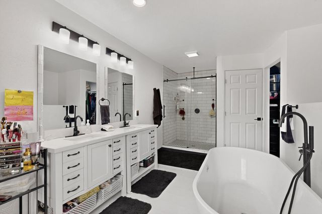 11 El Cerro Road, Los Lunas, NM 87031