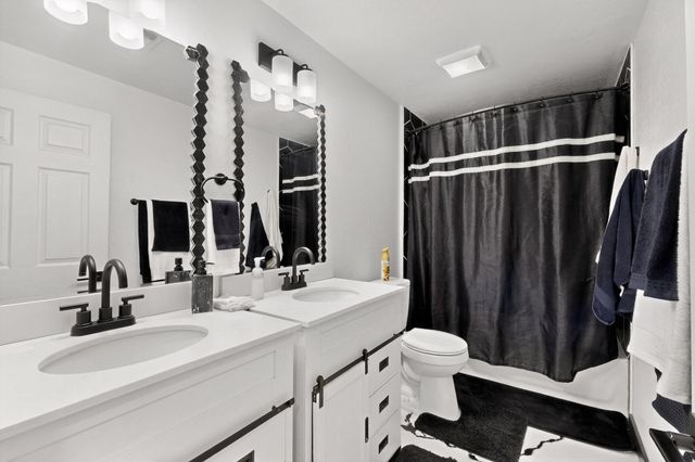 11 El Cerro Road, Los Lunas, NM 87031