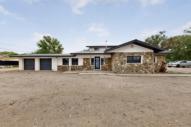 11 El Cerro Road, Los Lunas, NM 87031