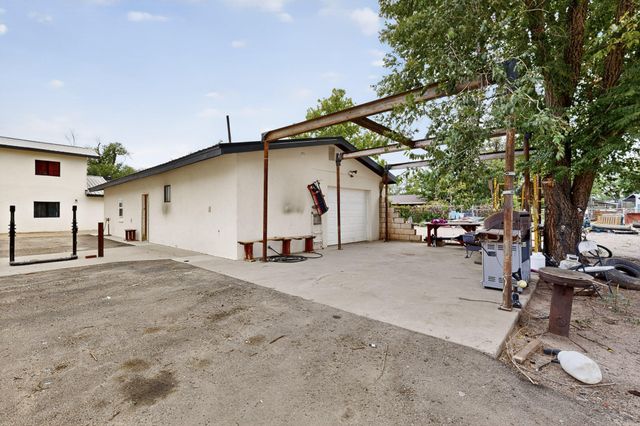11 El Cerro Road, Los Lunas, NM 87031