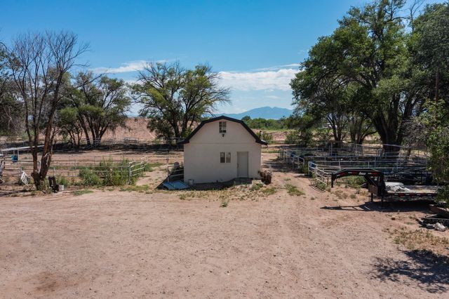 11 El Cerro Road, Los Lunas, NM 87031