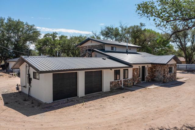 11 El Cerro Road, Los Lunas, NM 87031
