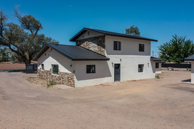 11 El Cerro Road, Los Lunas, NM 87031