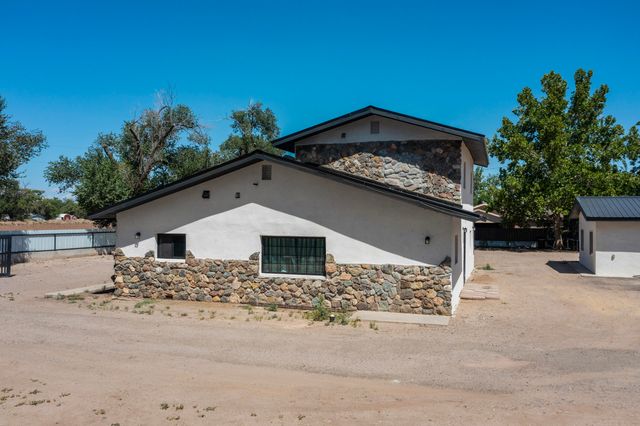 11 El Cerro Road, Los Lunas, NM 87031