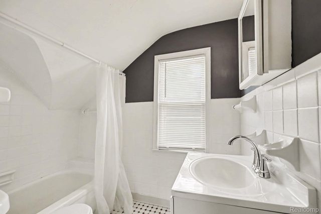 21716 LAKEVIEW Street, St. Clair Shores, MI 48080