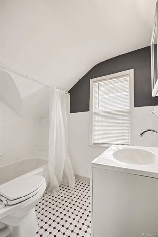 21716 LAKEVIEW Street, St. Clair Shores, MI 48080