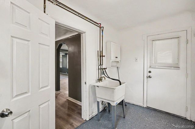 21716 LAKEVIEW Street, St. Clair Shores, MI 48080