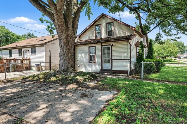 21716 LAKEVIEW Street, St. Clair Shores, MI 48080