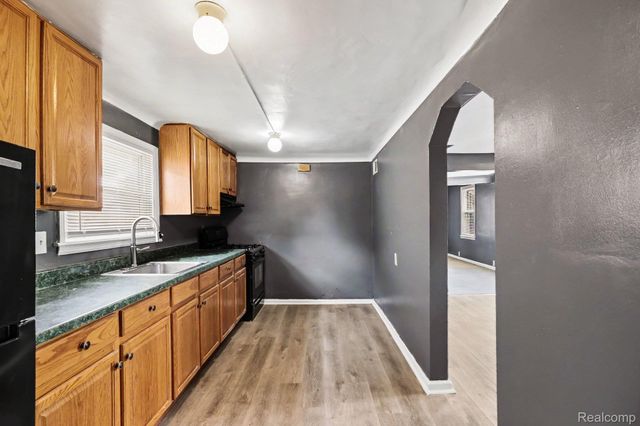 21716 LAKEVIEW Street, St. Clair Shores, MI 48080