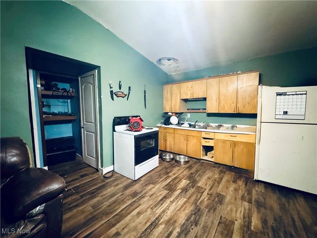 2033 & 2035 Cedar Run Road, Friendly, WV 26142