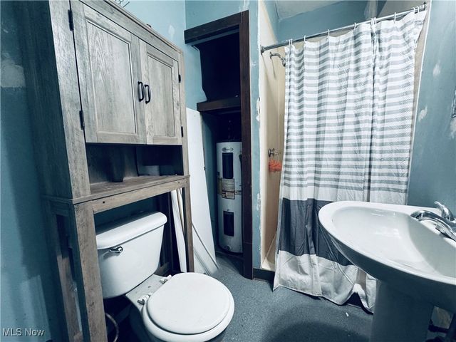 2033 & 2035 Cedar Run Road, Friendly, WV 26142