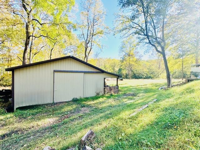 2033 & 2035 Cedar Run Road, Friendly, WV 26142