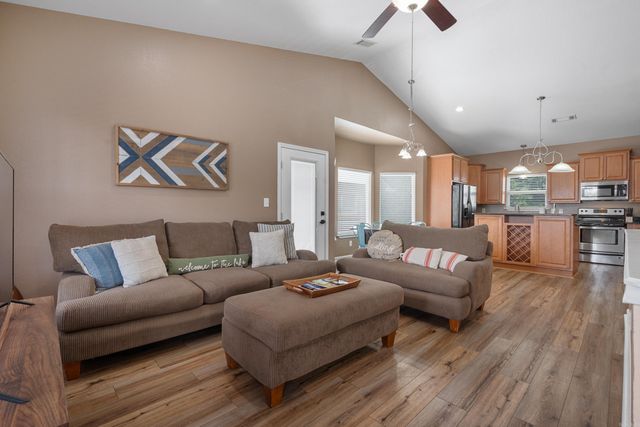 208 Aberina St Apt B, Hot Springs, AR 71913