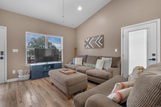 208 Aberina St Apt B, Hot Springs, AR 71913