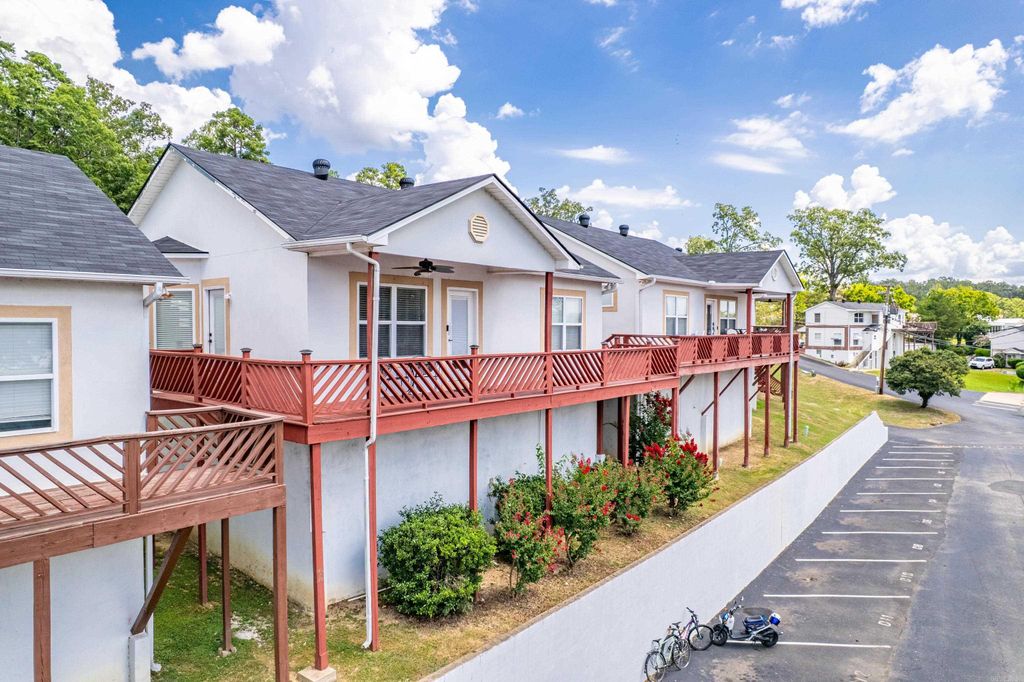 208 Aberina St Apt B, Hot Springs, AR 71913